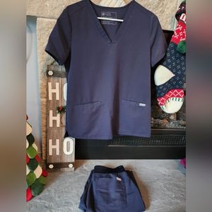 Pair of Quiet Navy Figs